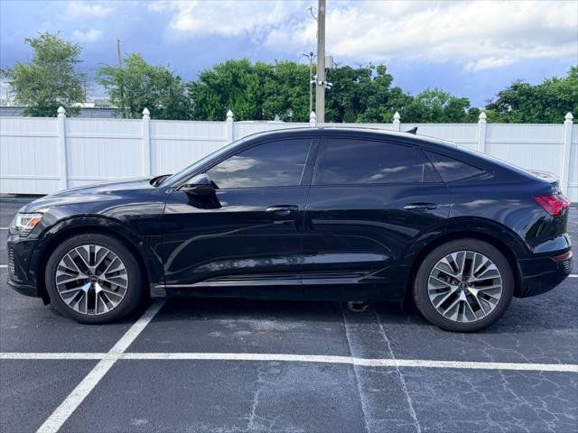 Used 2024 Audi Q8 e-tron Premium Plus w/ Premium Plus Package AWD/4WD image 3