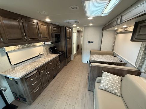 Used 2018 Ford E-450 and Econoline 450 Super Duty w/ Motorhome Prep Package RWD image 67