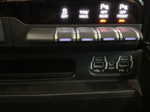 Used 2022 RAM 1500 Big Horn AWD/4WD image 33