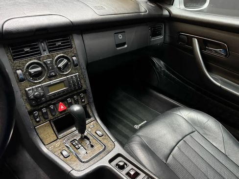 Used 2002 Mercedes-Benz SLK 32 AMG SLK 32 Roadster 2D image 32