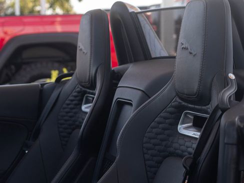 Used 2021 Jaguar F-TYPE Convertible image 27