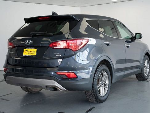 Used 2017 Hyundai Santa Fe Sport image 7