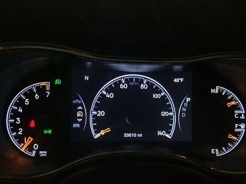 Used 2019 Jeep Grand Cherokee Limited image 23