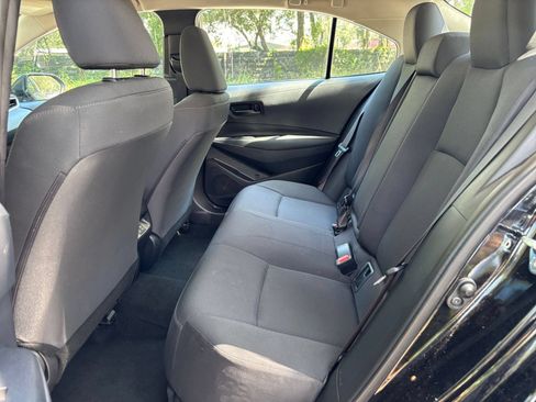 Used 2025 Toyota Corolla LE FWD image 38