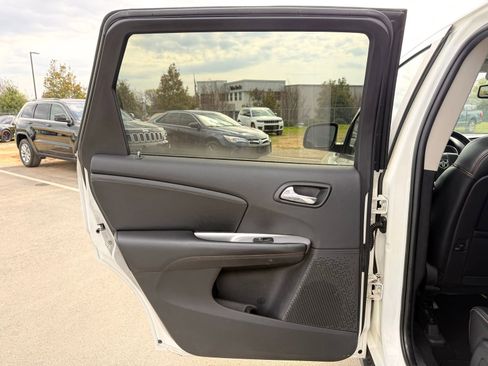 Used 2017 Dodge Journey GT image 19