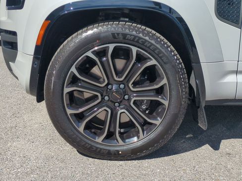 New 2026 Land Rover Defender 110 OCTA image 9