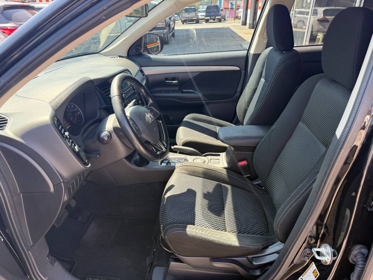 Used 2016 Mitsubishi Outlander ES FWD image 9