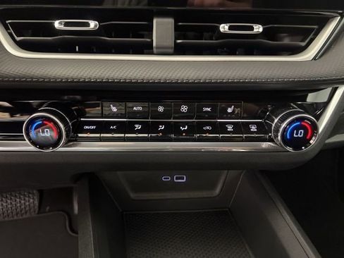 New 2026 Chevrolet Equinox LT w/ Convenience Package II image 21