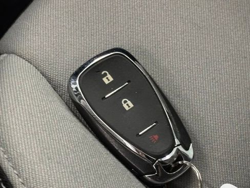 Used 2021 Chevrolet Equinox LS FWD image 28