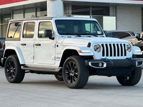 Used 2022 Jeep Wrangler Unlimited Sahara w/ Safety Group image 8