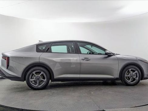 Used 2025 Kia K4 FWD image 9