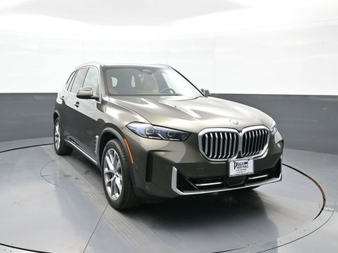Used 2025 BMW X5 xDrive40i w/ Climate Comfort Package image 3