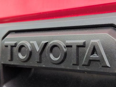 Certified 2022 Toyota Tacoma SR AWD/4WD image 26