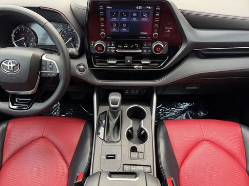 Used 2022 Toyota Highlander XSE image 28