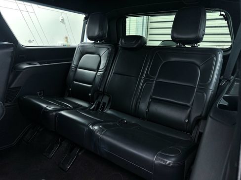 Used 2022 Lincoln Navigator L Reserve AWD/4WD image 7