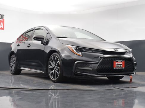 Used 2022 Toyota Corolla SE image 29