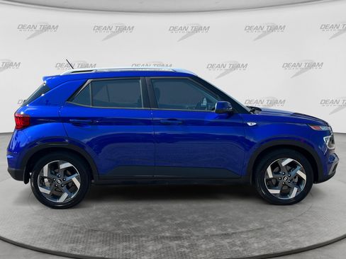 Used 2024 Hyundai Venue SEL FWD image 8