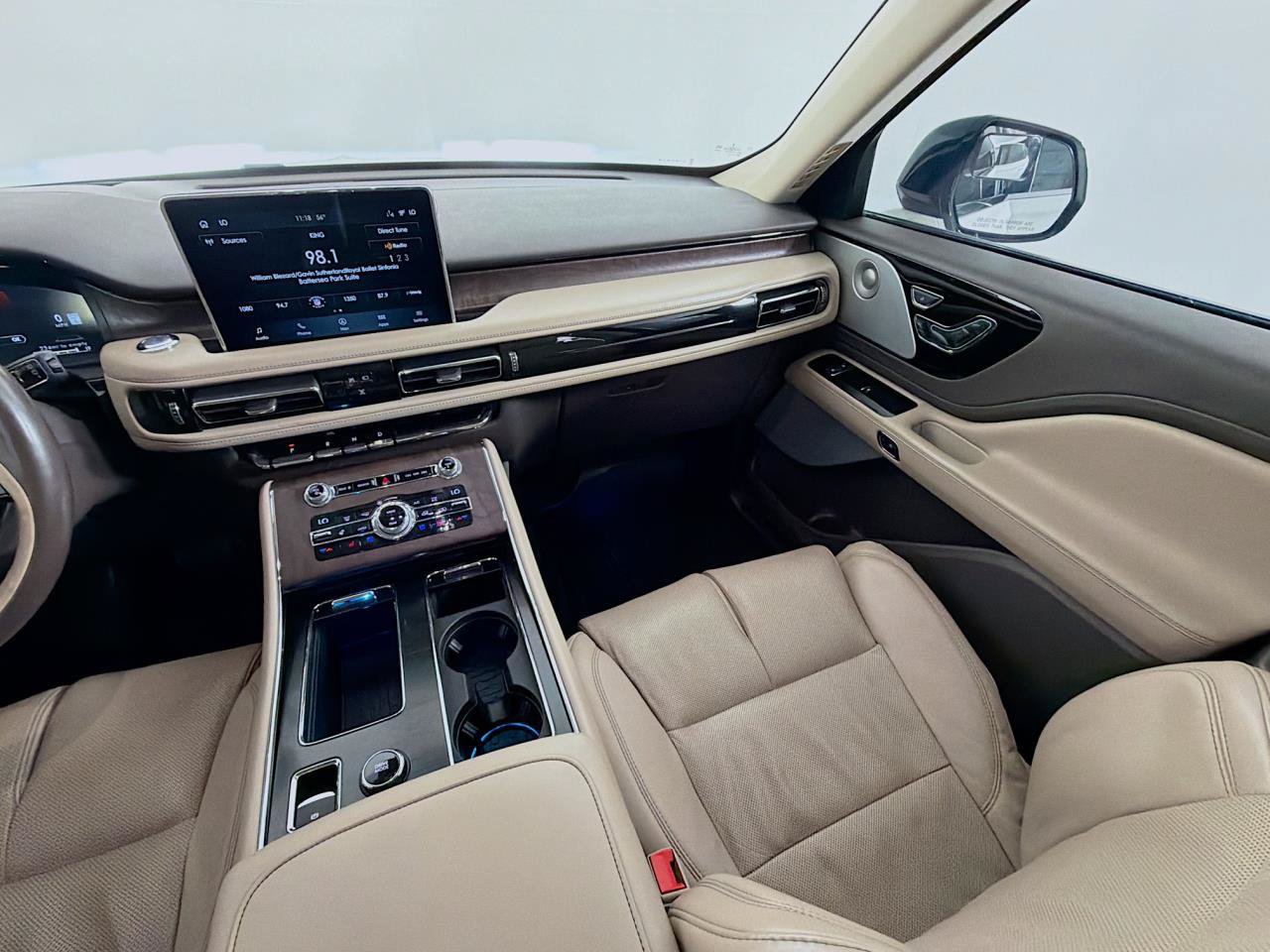Used 2020 Lincoln Aviator Reserve w/ Equipment Group 202A AWD/4WD image 12