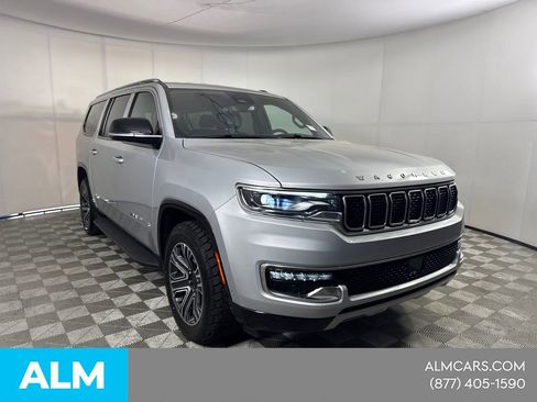 Used 2024 Jeep Wagoneer L Series II RWD image 4