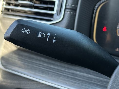 Used 2023 Jeep Wagoneer Series III w/ Convenience Group I image 23