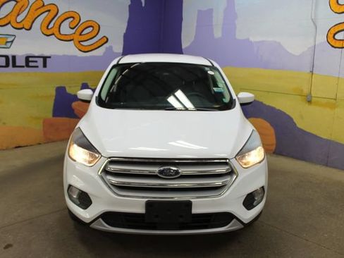 Used 2019 Ford Escape SE w/ Ford Safe & Smart Package AWD/4WD image 3