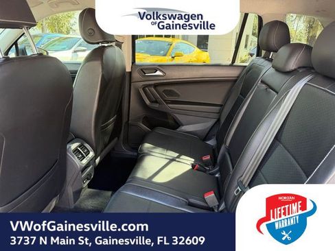 Used 2021 Volkswagen Tiguan SE FWD image 12