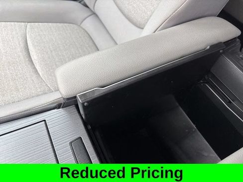 Used 2025 Toyota Sienna LE FWD image 25