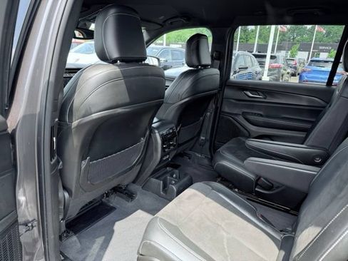 Used 2023 Jeep Grand Cherokee L Laredo AWD/4WD image 22