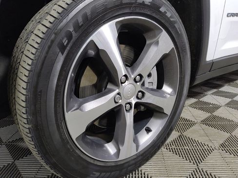 Used 2022 Jeep Grand Cherokee Limited 4xe image 31