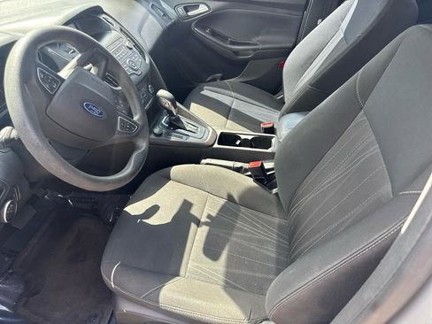 Used 2018 Ford Focus SE FWD image 11
