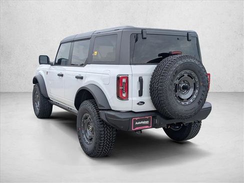New 2025 Ford Bronco Badlands image 9