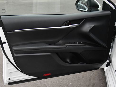 Used 2023 Toyota Camry SE image 14