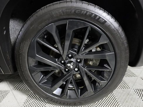 Used 2022 Mitsubishi Outlander SE image 47