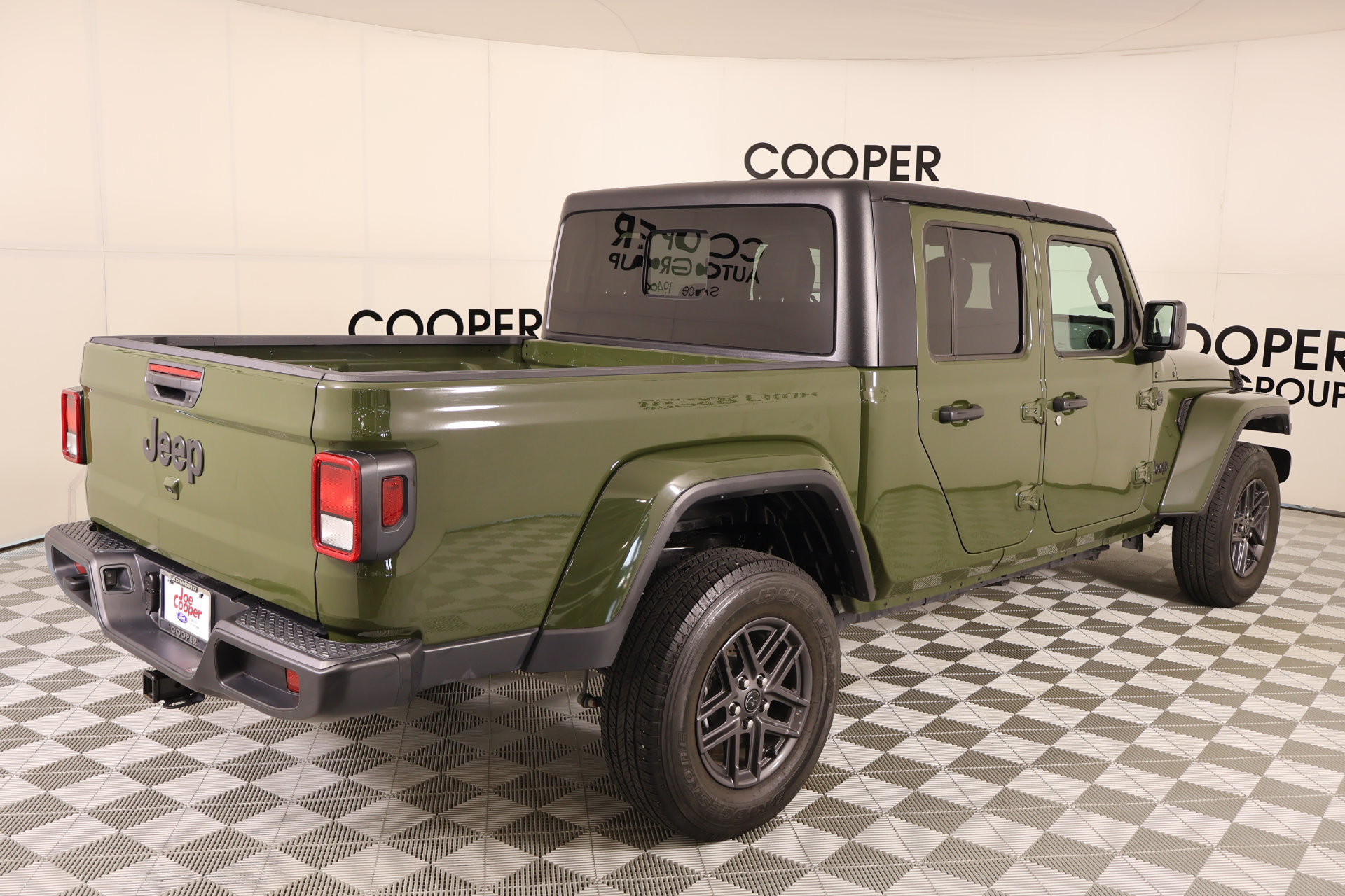 Used 2024 Jeep Gladiator Sport AWD/4WD image 20