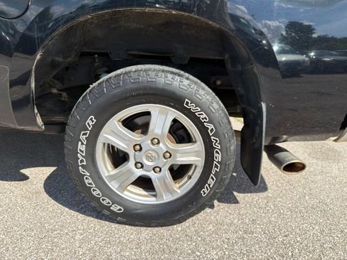 Used 2008 Toyota Tundra 4x4 CrewMax image 33