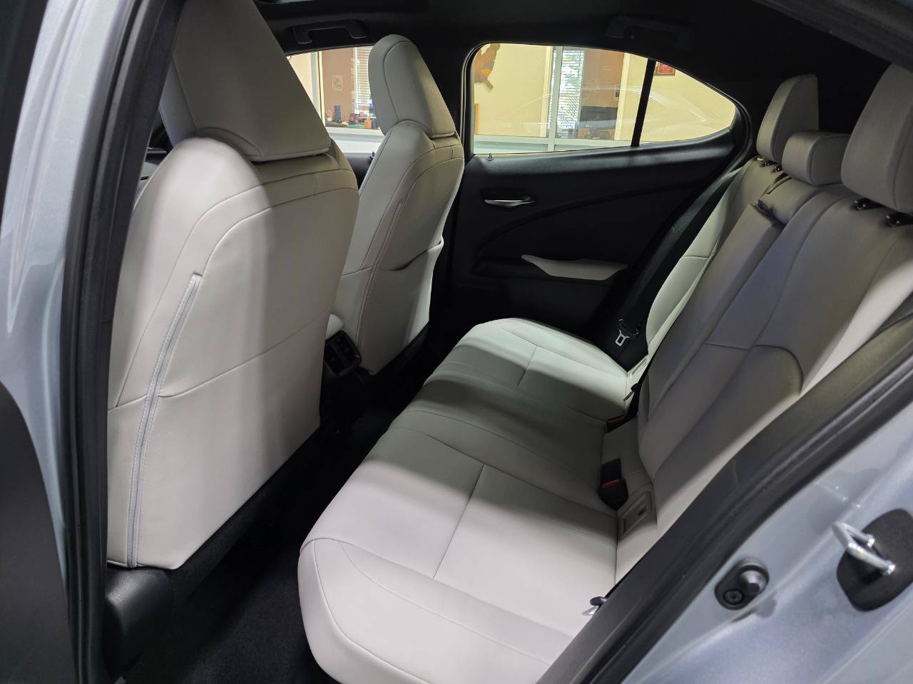 Used 2024 Lexus UX 250h F Sport FWD image 19