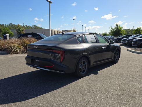 New 2026 Kia K4 FWD image 8