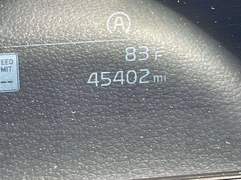 Used 2023 Kia Sportage EX AWD/4WD image 24