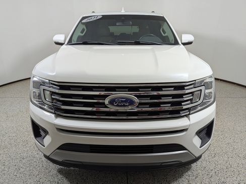 Used 2021 Ford Expedition XLT image 2