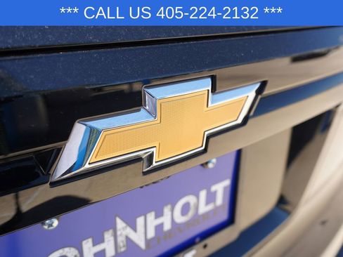 Used 2025 Chevrolet Traverse LT FWD image 5