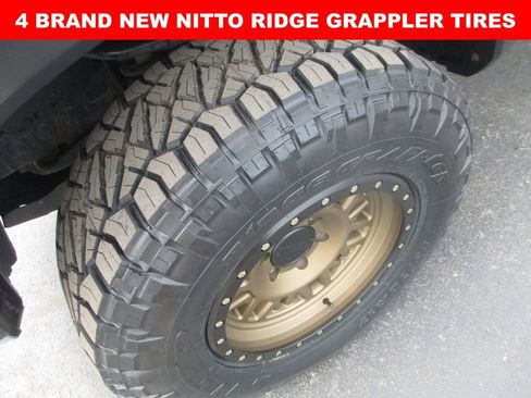 Used 2019 Toyota Tacoma TRD Off-Road AWD/4WD image 4
