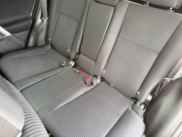 Used 2018 Toyota RAV4 LE FWD image 28