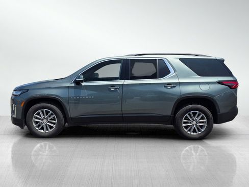 Used 2023 Chevrolet Traverse LT FWD image 2