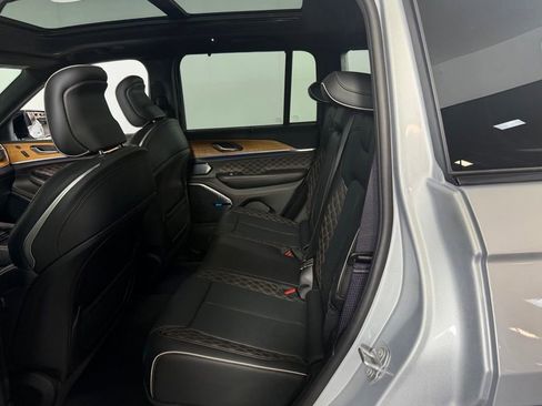 Used 2024 Jeep Grand Cherokee Summit AWD/4WD image 26