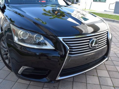 Used 2013 Lexus LS 460 AWD w/ Comfort Pkg image 8