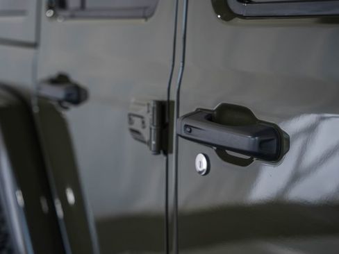 Certified 2023 Jeep Wrangler Unlimited Rubicon 392 w/ Xtreme Recon 35" Tire Package image 22