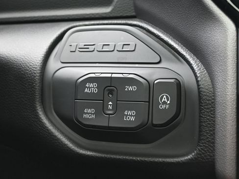Used 2023 RAM 1500 Laramie AWD/4WD image 34