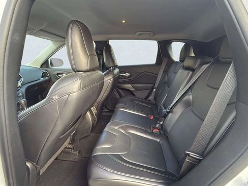 Used 2020 Jeep Cherokee Limited image 16