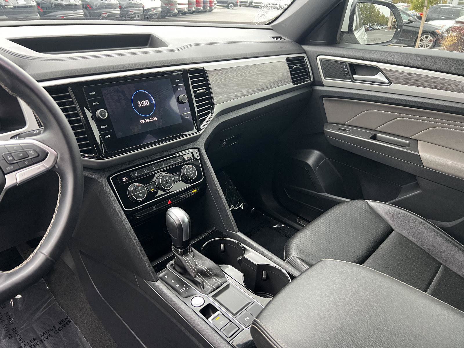 Used 2022 Volkswagen Atlas Cross Sport SE FWD image 7