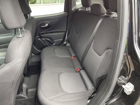 Used 2023 Jeep Renegade Latitude AWD/4WD image 33